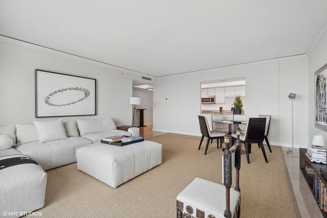 APT-5305 - 132 E Delaware Pl, Condo with 2 bedrooms, 2 bathrooms and 2 parking in Chicago IL | Image 6