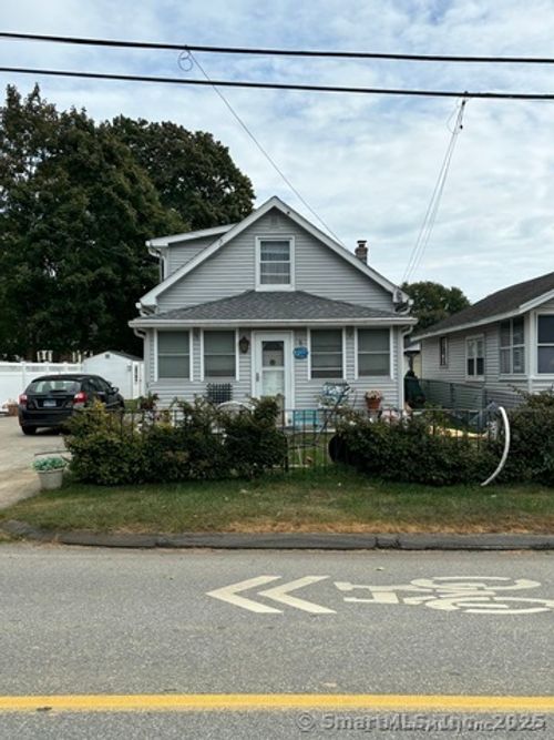 8 Hartford Ave, Old Lyme, CT, 06371-2207 | Card Image