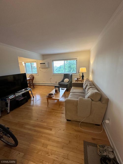 apt-203-440 Ridgewood Ave, Minneapolis, MN, 55403-3527 | Card Image