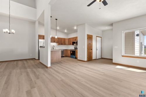 5700 E Marley Pl, Sioux Falls, SD, 57108-8882 | Card Image