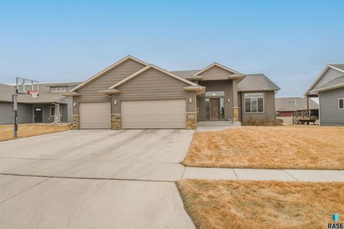 5504 S Solono Ave Avenue, Sioux Falls, SD, 57108 | Card Image
