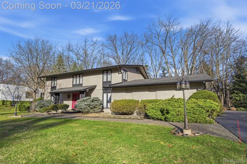 32322 Scenic Ln, Franklin, MI, 48025-1750 | Card Image