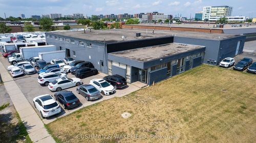 80 Toro Rd, North York, ON, M3J2A8 | Card Image