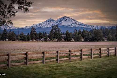 17186 Highway 126, Sisters, OR, 97759-9714 | Card Image
