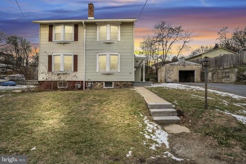 205 Susquehanna Ave, ENOLA, PA, 17025-2425 | Card Image