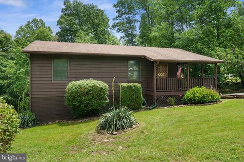 262 Blue Valley Rd, LINDEN, VA, 22642-5425 | Card Image