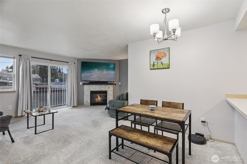 202-11532 15th Ave Ne, Seattle, WA, 98125-6353 | Card Image