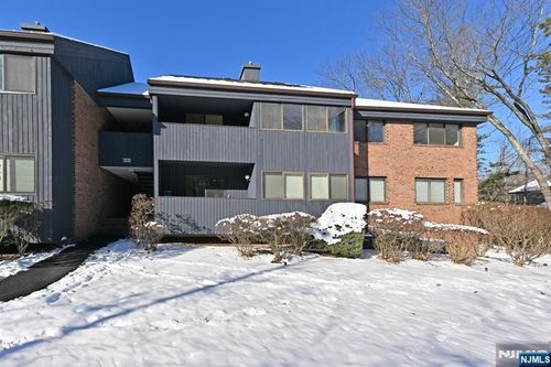 4231 Hilltop Rd, Mahwah, NJ, 07430-2285 | Card Image