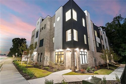 1962 8th St, Atlanta, GA, 30341-4754 | Card Image