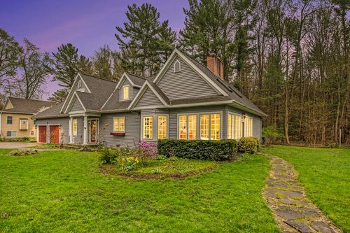 17226 South St, Holland, MI, 49424-1081 | Card Image