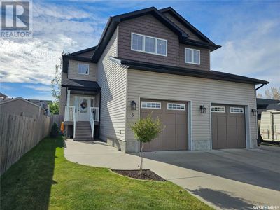 6 Morin Cres, House other with 4 bedrooms, 4 bathrooms and null parking in Meadow Lake SK | Image 1