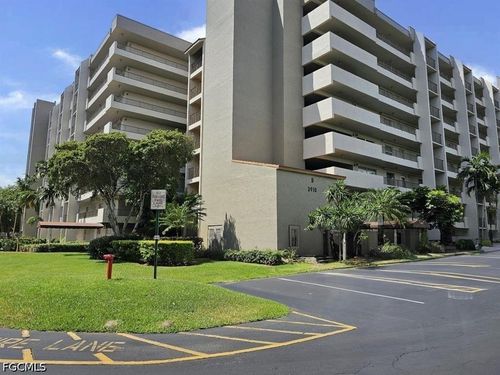 202b-3910 Inverrary Blvd, Lauderhill, FL, 33319-4373 | Card Image