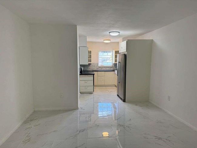 C12 - 6511 Santona St, Condo with 2 bedrooms, 2 bathrooms and null parking in Coral Gables FL | Image 5