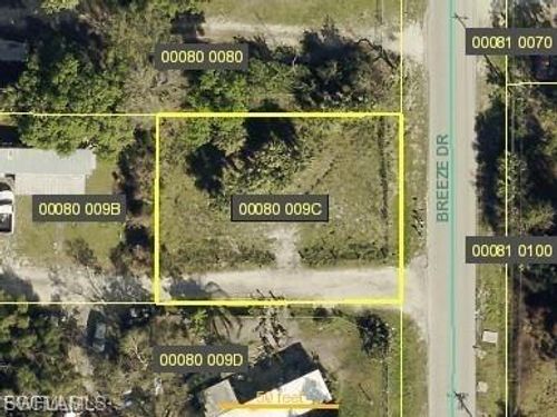 7598 Breeze Dr, NORTH FORT MYERS, FL, 33917-2417 | Card Image