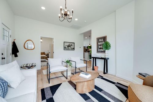 2004 Ivy St, Chattanooga, TN, 37404-2628 | Card Image