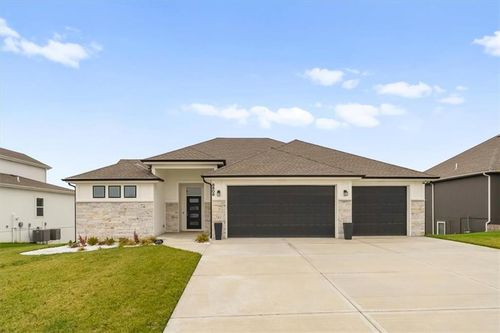 8808 N Clarion Ave, Kansas City, MO, 64153-7704 | Card Image