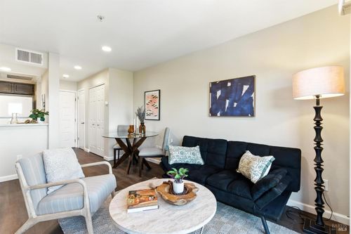 213 Mariner Way, Novato, CA, 94945-4512 | Card Image