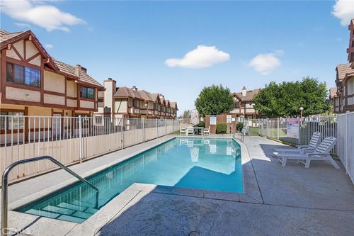 2-9325 Sunland Park Dr, Sun Valley, CA, 91352-1605 | Card Image