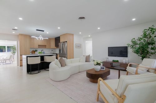 4330 Ne 13th Ave, Oakland Park, FL, 33334-4704 | Card Image