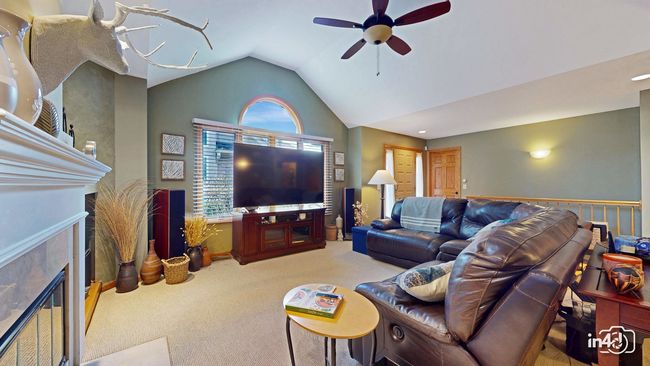 2232 Durand Dr, Townhouse with 2 bedrooms, 2 bathrooms and 2 parking in Downers Grove IL | Image 4