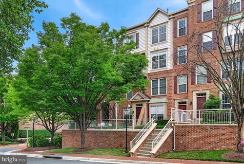 301-10349 Sager Ave, FAIRFAX, VA, 22030-3555 | Card Image