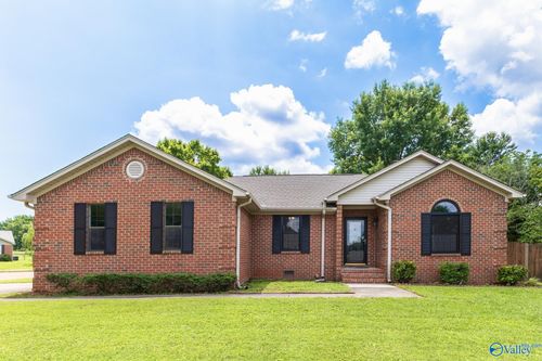 100 Happy Cir, Huntsville, AL, 35811-9479 | Card Image