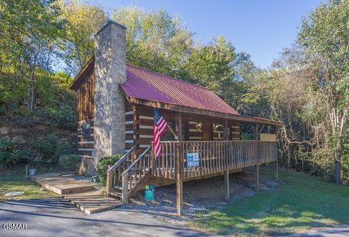 428 Hideaway Ridge Cir, Sevierville, TN, 37862-4452 | Card Image