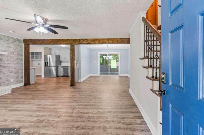 4617 Kingswood Dr, House other with 3 bedrooms, 2 bathrooms and 2 parking in Flowery Branch GA | Image 4
