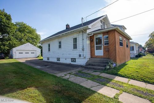 2013 Everett Ave, Youngstown, OH, 44514-1023 | Card Image