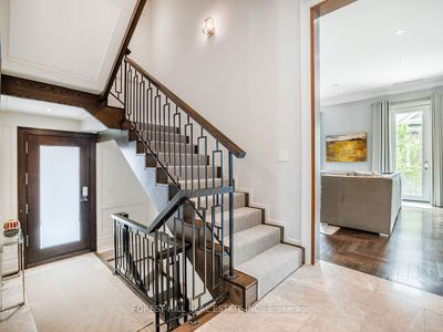 19 Vesta Dr, House other with 4 bedrooms, 7 bathrooms and 3 parking in Toronto ON | Image 3