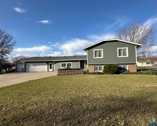 600 Roaring Cloud Cir, Luverne, MN, 56156 | Card Image