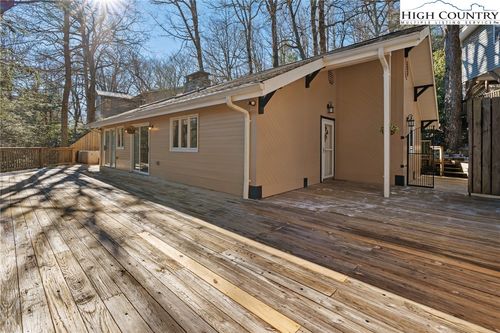 1300 Laurel Ln, Blowing Rock, NC, 28605-6138 | Card Image