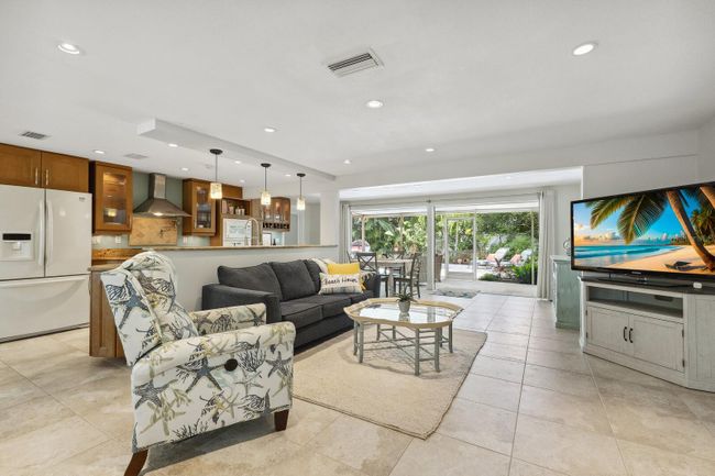 506 69 Th St, House other with 3 bedrooms, 2 bathrooms and null parking in HOLMES BEACH FL | Image 21