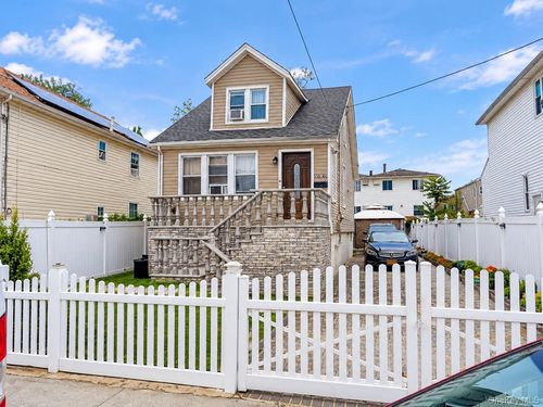 23603 Bentley Road, New York, NY, 11422 | Card Image