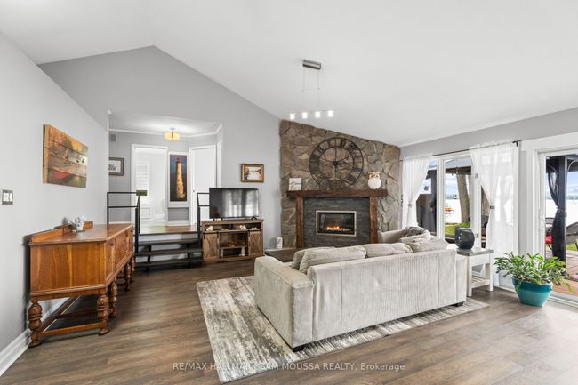 4350 Armitage Ave, House other with 3 bedrooms, 2 bathrooms and 6 parking in Dunrobin ON | Image 13