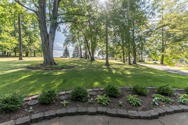 1701 Beaver Grade Rd, House other with 4 bedrooms, 3 bathrooms and 2 parking in Coraopolis PA | Image 11