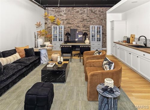 f-917 Broadway, Hannibal, MO, 63401-4200 | Card Image