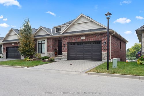 {{alt}} | Card Image