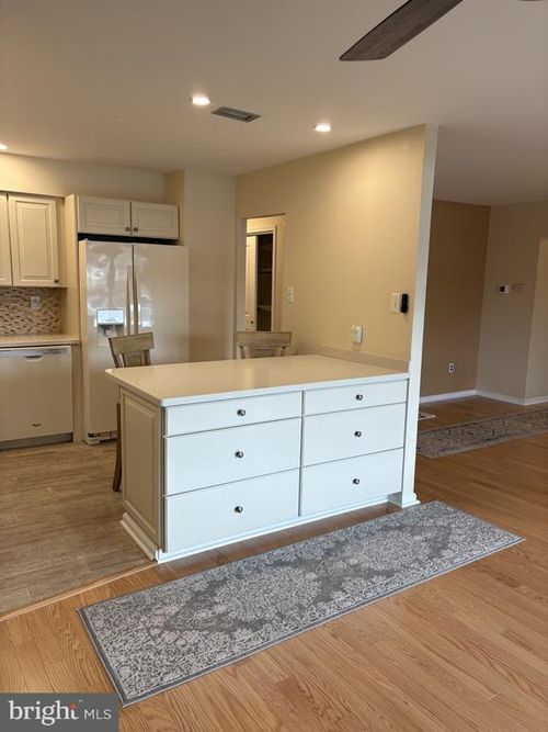 215-215 Haddonfield Cmns, HADDONFIELD, NJ, 08033 | Card Image