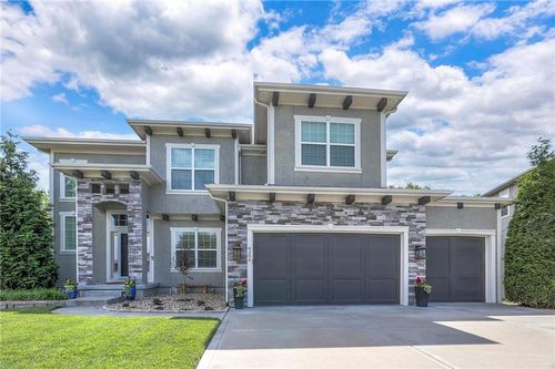 4204 Sw Stoney Brook Dr, Lee's Summit, MO, 64082-4820 | Card Image