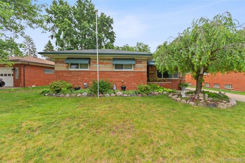 26714 Dover Court, Warren, MI, 48089 | Card Image