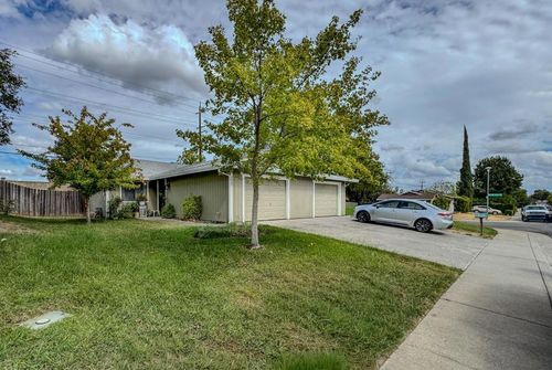 5947 Woodglade Ave, Citrus Heights, CA, 95621-1617 | Card Image