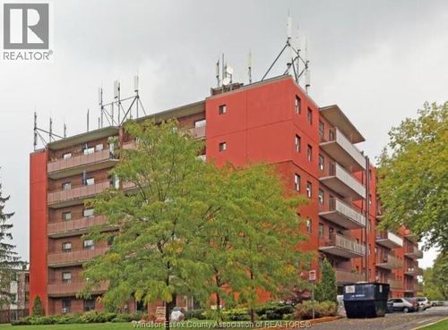 20 Bradmon Dr, St Catharines, ON, L2M3S5 | Card Image