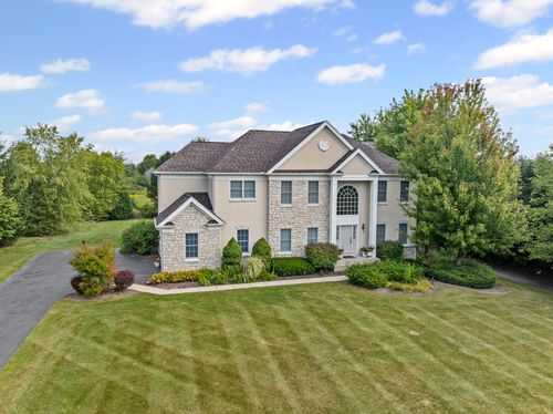 2 Twin Eagles Ct, Hawthorn Woods, IL, 60047-8446 | Card Image