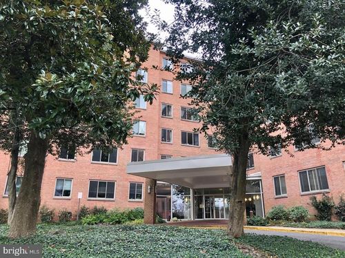d608-3000 Spout Run Pkwy, ARLINGTON, VA, 22201-4235 | Card Image