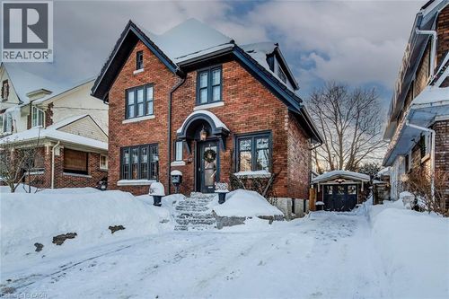 107 Earl St, Kitchener, ON, N2M2V8 | Card Image