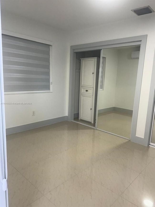 EFFICIENCY - 1370 W 84 Th St, Home with 1 bedrooms, 1 bathrooms and null parking in Hialeah FL | Image 6