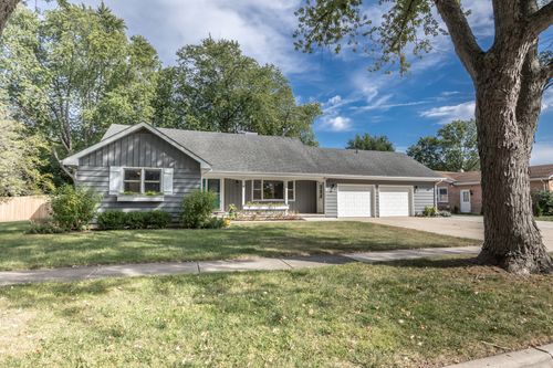 1223 Ridgeway Dr, Elgin, IL, 60123-1449 | Card Image