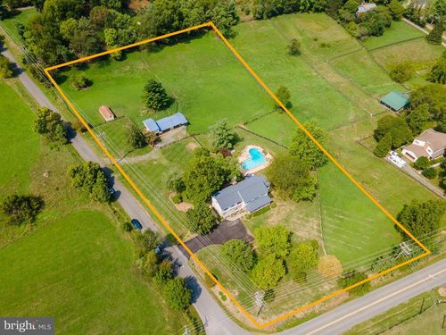 39704 Rickard Rd, LOVETTSVILLE, VA, 20180-3304 | Card Image