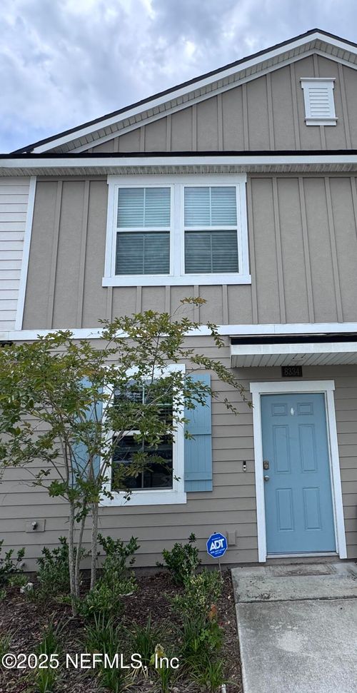 8334 Zenith Cir, Jacksonville, FL, 32256-8655 | Card Image